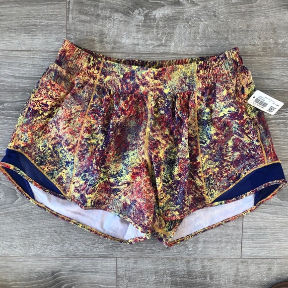 Lululemon SeaWheeze Hotty Hot Short 4”